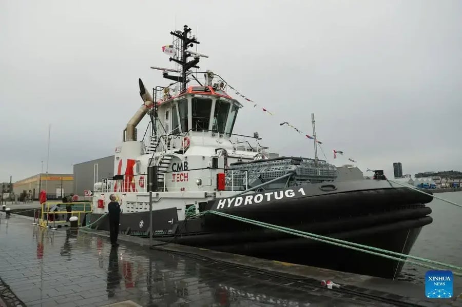 Hydrotug-The-first-hydrogen-tugboat